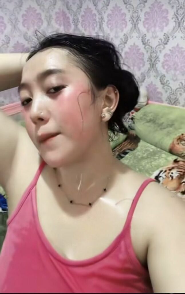 Video Terbaru Viral Ngintip Mandi Tante Cantik Istri Pak Kades Top Global Official 2025